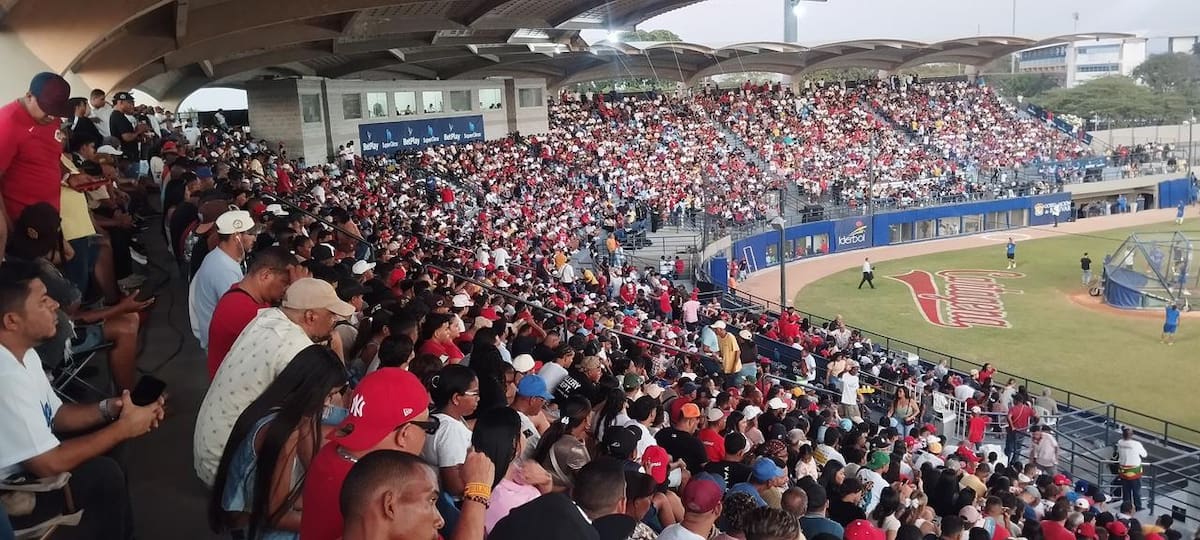 Julio Teherán y Gio Urshela regresan al Once para formar talentos. // Foto: Óscar Díaz - El universal.