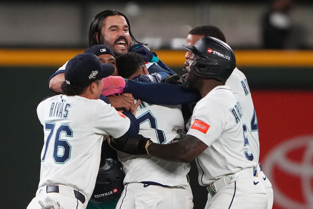 Marineros derrotan a Tigres en el duelo más largo de postemporada