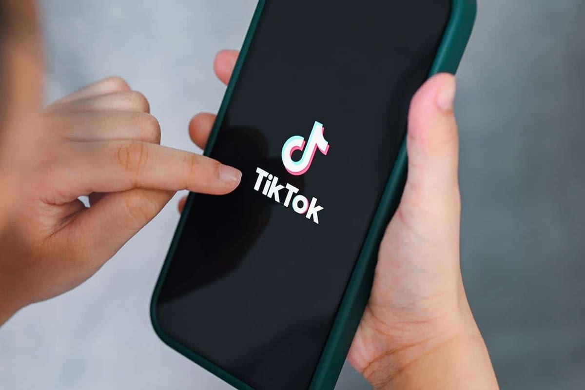 Tres jóvenes abusaron sexualmente de un compañero por reto de TikTok