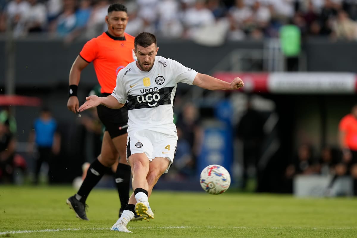 Video: Tim Payne, una de las sensaciones del Mundial, marcó golazo en debut con Olimpia
