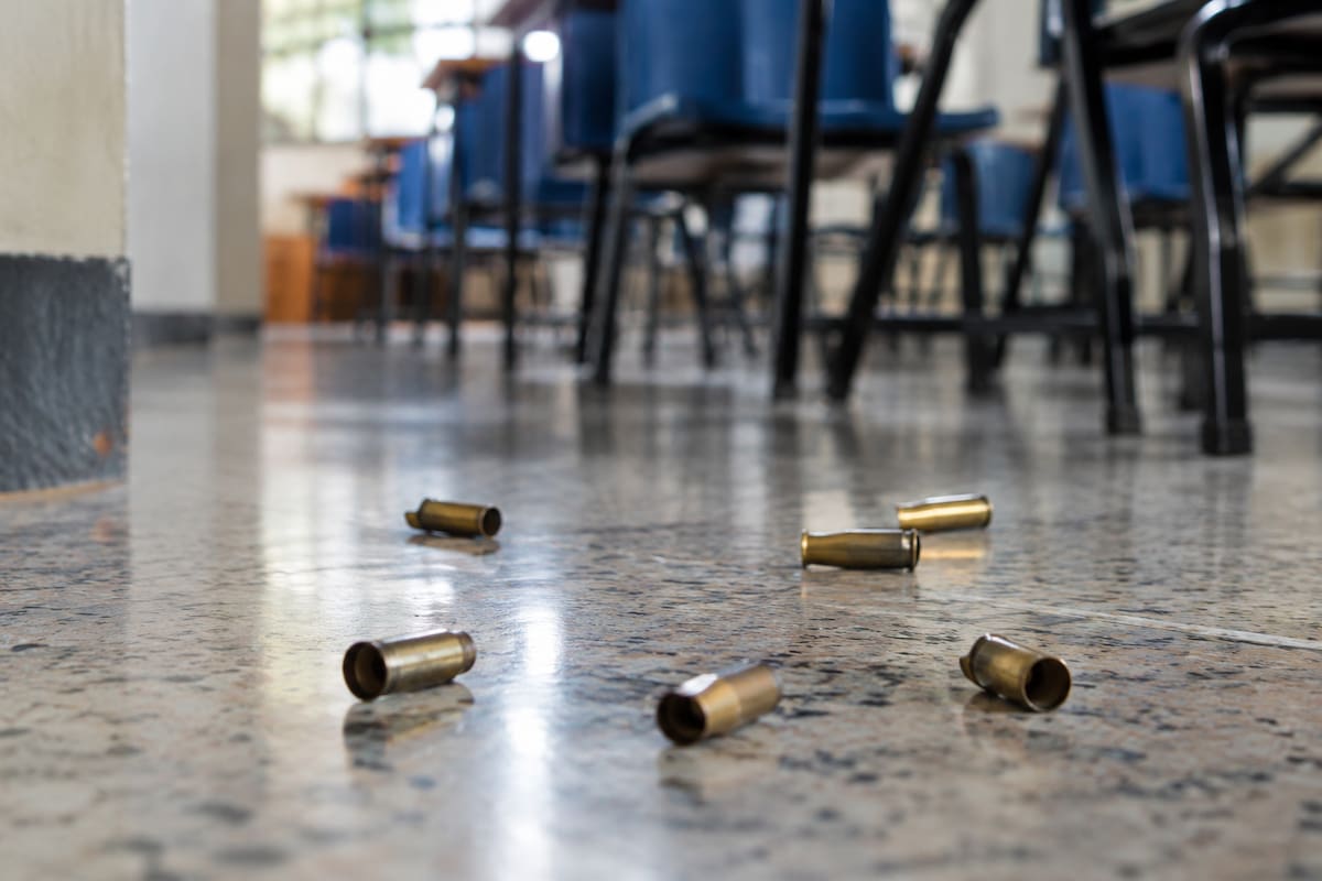 2 adultos están bajo investigación tras tiroteo en colegio de Medellín: esto se sabe