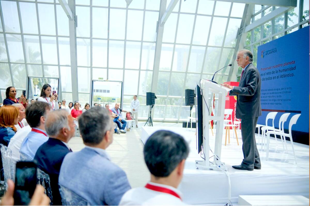 El gobernador Eduardo Verano durante su intervención en el foro “Impactos del megapuerto de Chancay para los exportadores e importadores colombianos”, convocado por la Gobernación del Atlántico.//Cortesía.