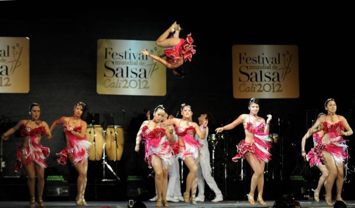 El sábado se homenajeó el papel de la mujer dentro de la cultura musical de la salsa. AFP LUIS ROBAYO