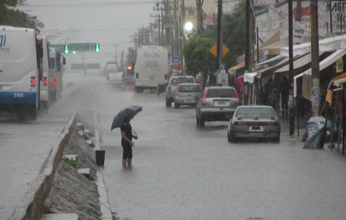 Vista general de las fuertes lluvias que han provocado inundaciones en la ciudad de Cancún, estado mexicano de Quintana Roo. Archivo. EFE/Alonso Cupul