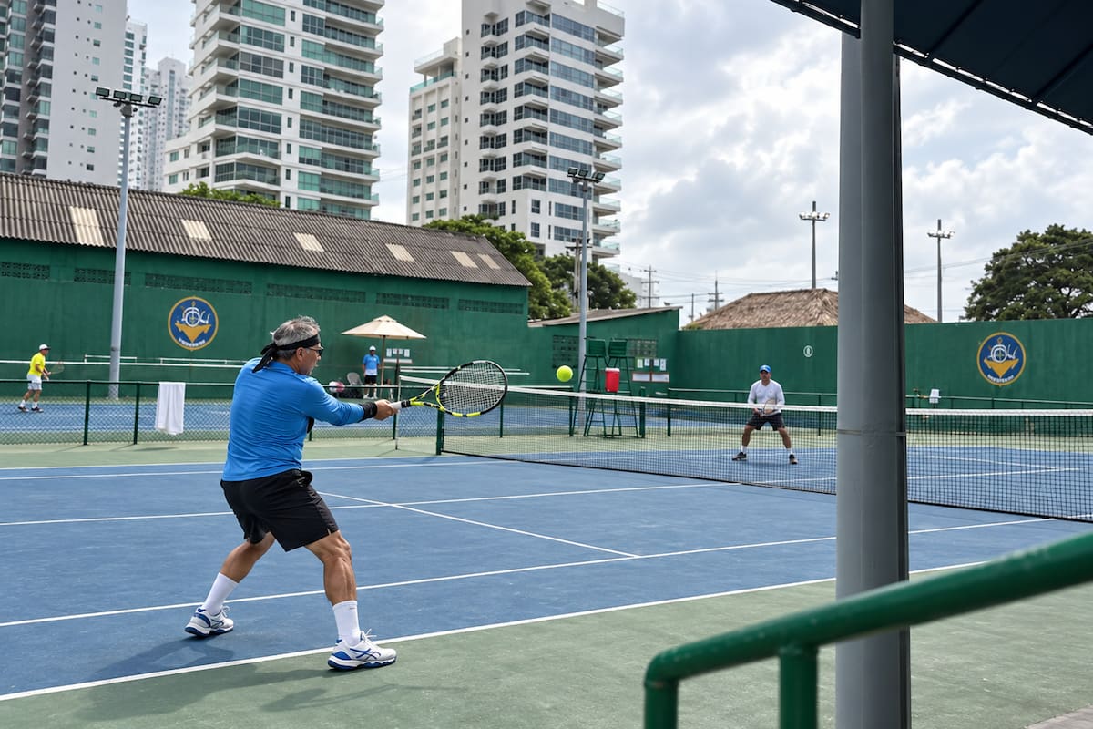 El Club Naval revive su tradición con el Torneo Interclubes de Tenis