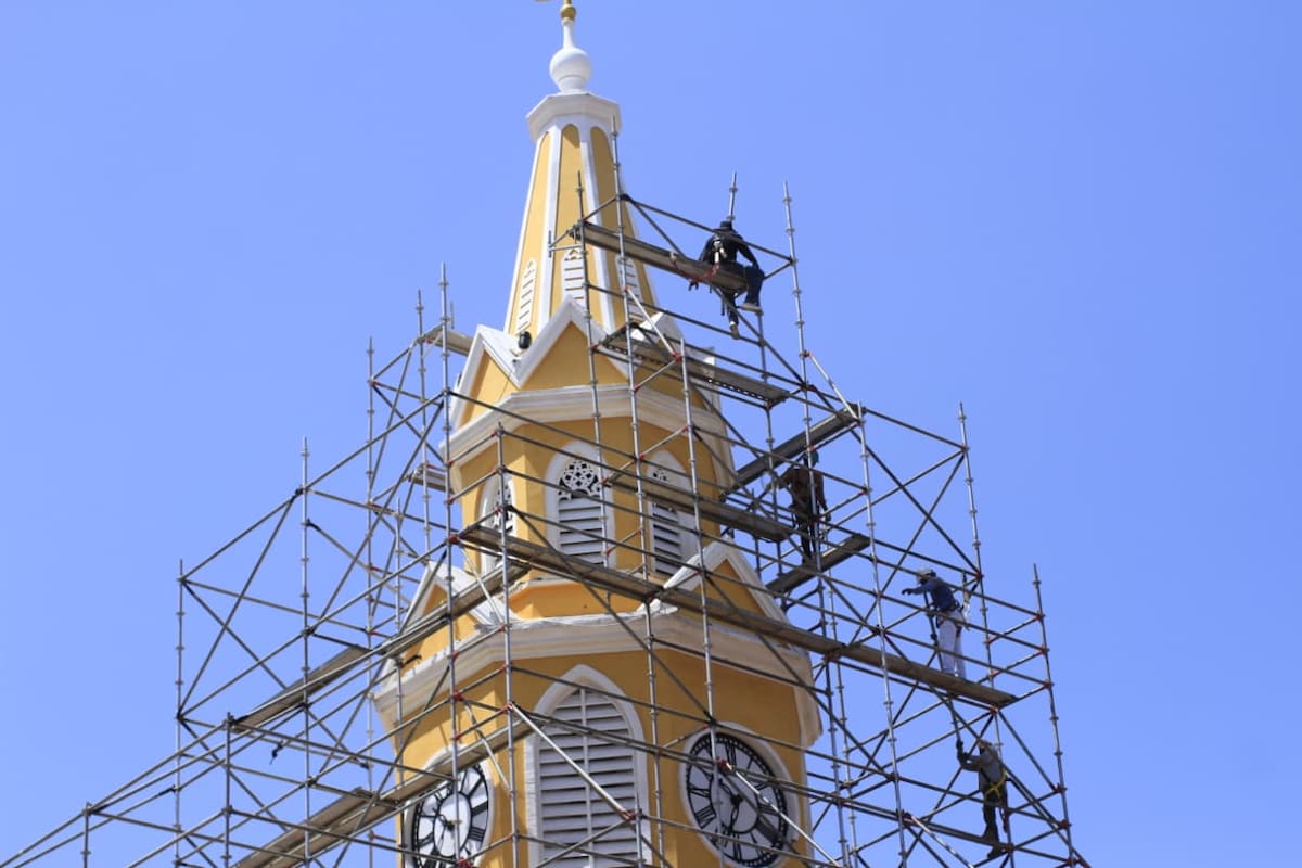 Inician trabajos de mantenimiento en la Torre del Reloj de Cartagena. // Foto: Oscar Díaz - El Universal.