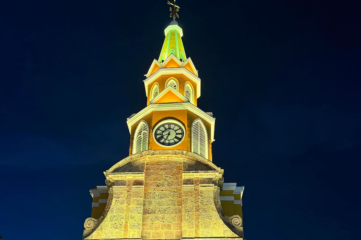Torre del Reloj se iluminará de púrpura y dorado: este es el motivo
