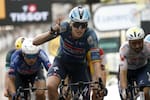 Tour de Francia: Tim Merlier metió triplete en la duodécima etapa tras dura caída