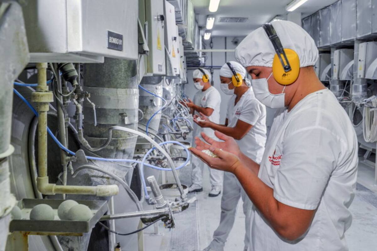 Más de 10 millones de colombianos ganan menos del salario mínimo