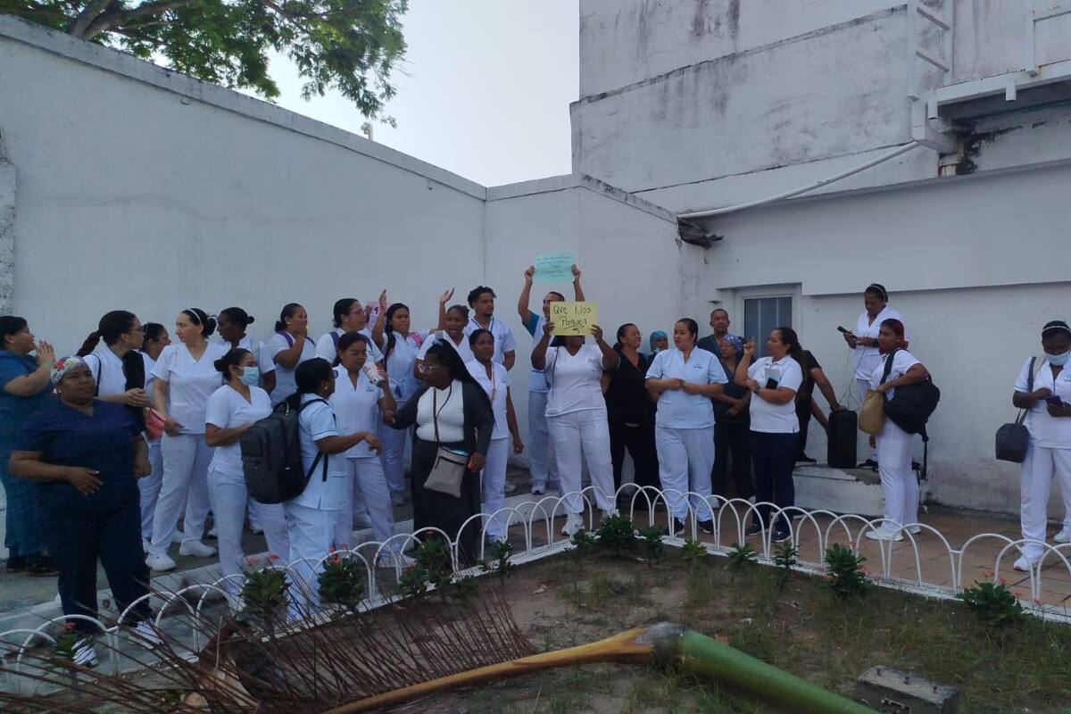 Video: reclaman sueldos atrasados frente al Hospital de Bocagrande