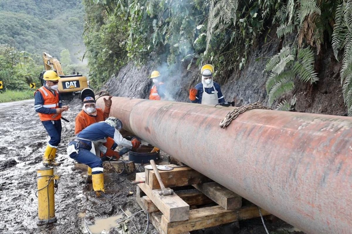 Deslizamiento de tierra en oleoducto de Ecuador deja dos trabajadores muertos