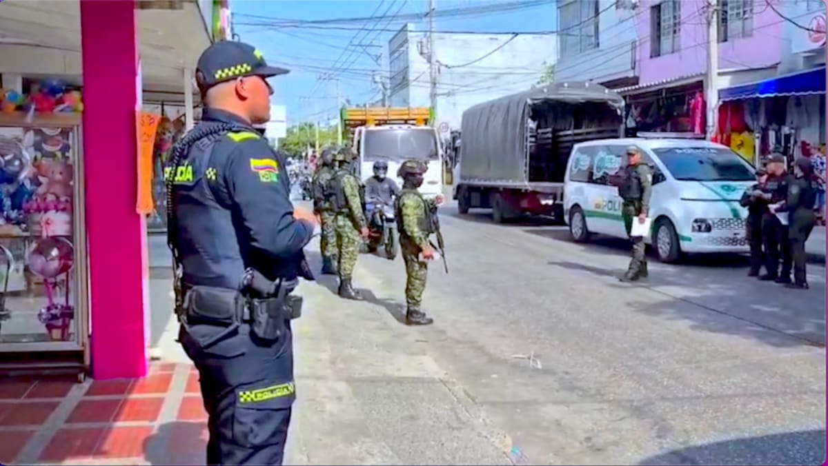 Los Gaulas del Ejército y la Policía realizan operaciones en conjunto para contrarrestar la extorsión a los comerciantes de Soledad y Barranquilla ante las amenazas de una marcha obligada.//Cortesía Policía Mebar.