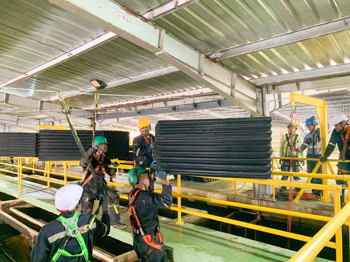Trabajos de Aguas de Cartagena en la Planta de Tratamiento de Agua Potable El Bosque. // Foto: cortesía - Acuacar