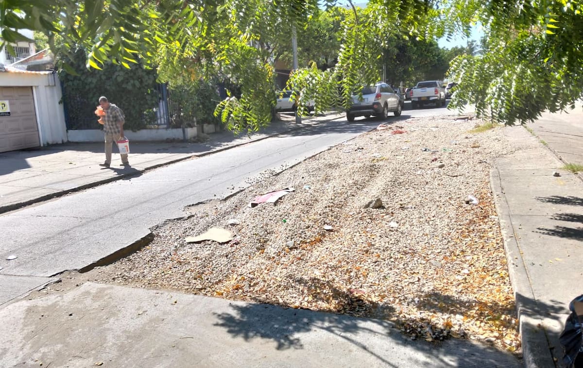 El Distrito culminará la pavimentación de la vía, una vez que Aguas de Cartagena realice los trabajos de alcantarillado en el sector. // Foto: Luis Herrán - El Universal