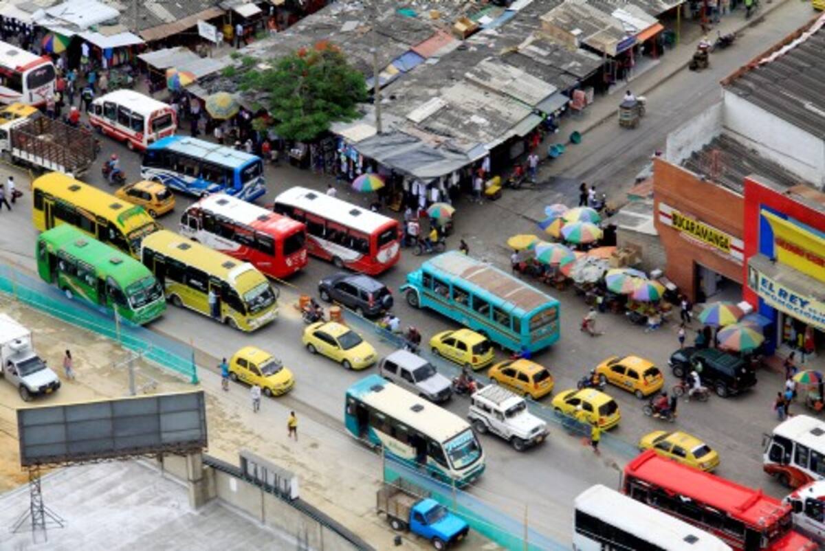 El Gerente de Transcaribe espera que el sistema empiece a operar en Cartagena en el segundo semestre de 2012. JULIO CASTAÑO - EL UNIVERSAL