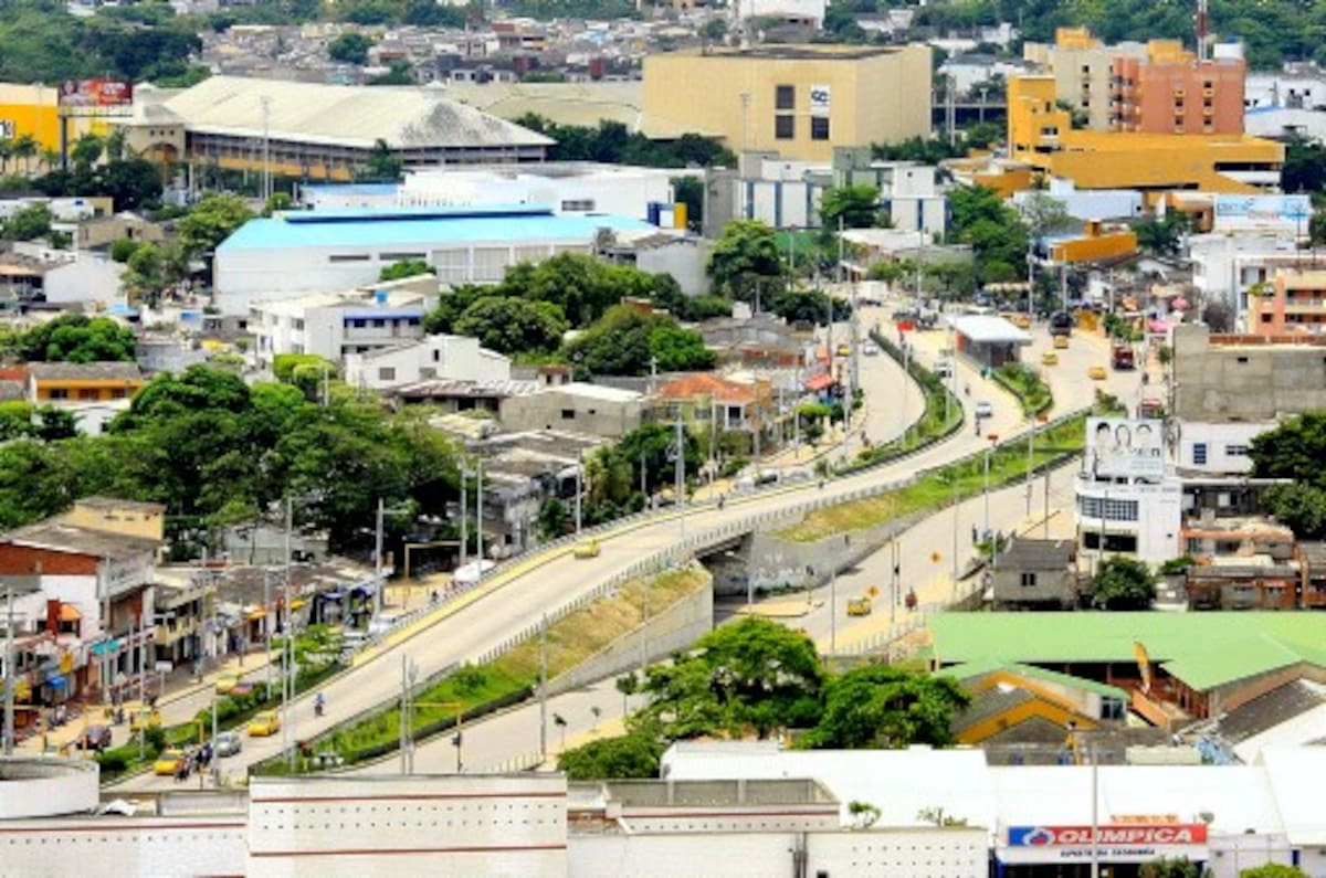 El Gerente de Transcaribe espera que el sistema empiece a operar en Cartagena en el segundo semestre de 2012. JULIO CASTAÑO - EL UNIVERSAL