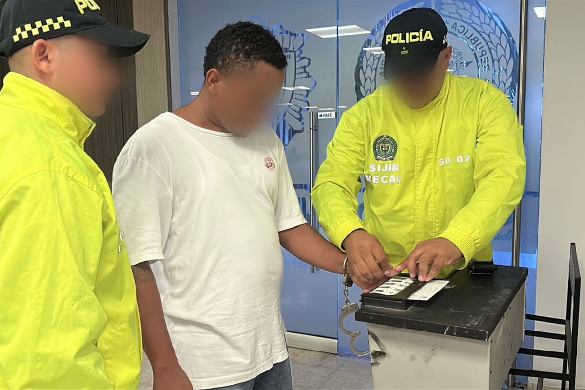 Video: cayó en Los Jardines taxista que le robó celular a turista mexicana