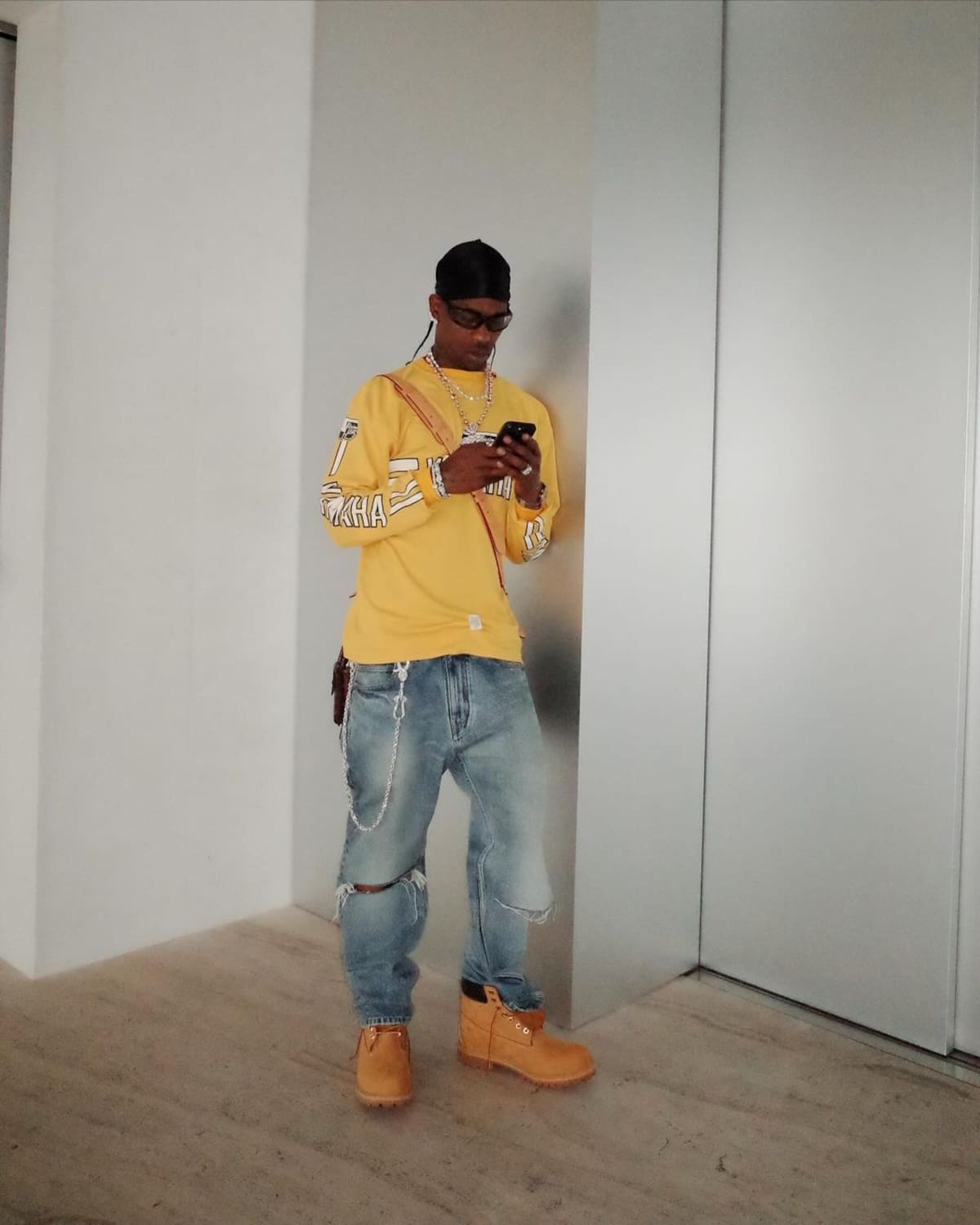 El cantante Travis Scott que era pareja de Kylie Jenner en su ultimo concierto sobrepasó los limites de ruido con su música. // Foto: @ travisscott