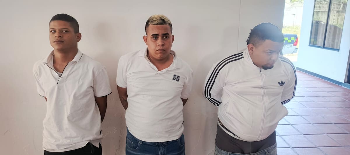Los tres presuntos sicarios fueron capturados por la Policía minutos después del ataque en Soledad, Atlántico. FOTO CORTESÍA
