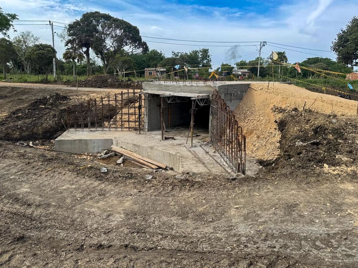 Tres nuevos box culvert protegen la vía principal de la vereda El Zapatero, en el corregimiento de La Boquilla. // Foto: cortesía - Alcaldía de Cartagena