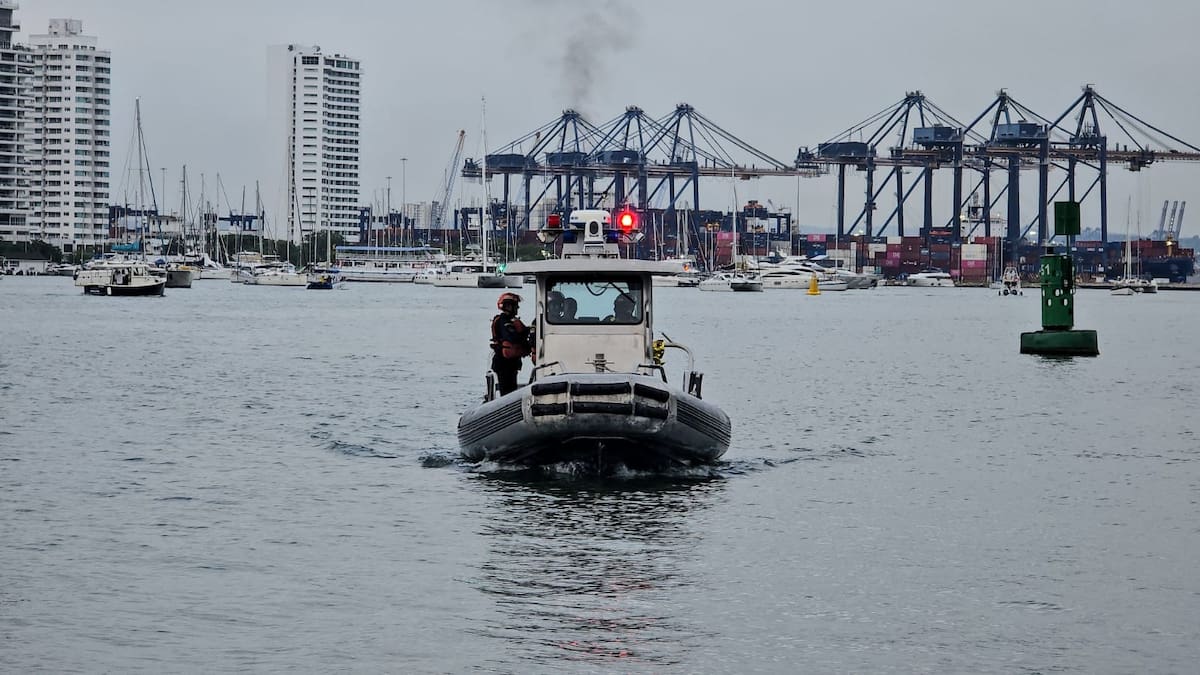 La Armada de Colombia desplegó unidades navales para ubicar a los dos tripulantes que continúan desaparecidos en aguas del Caribe. // FOTO: ARMADA NACIONAL.