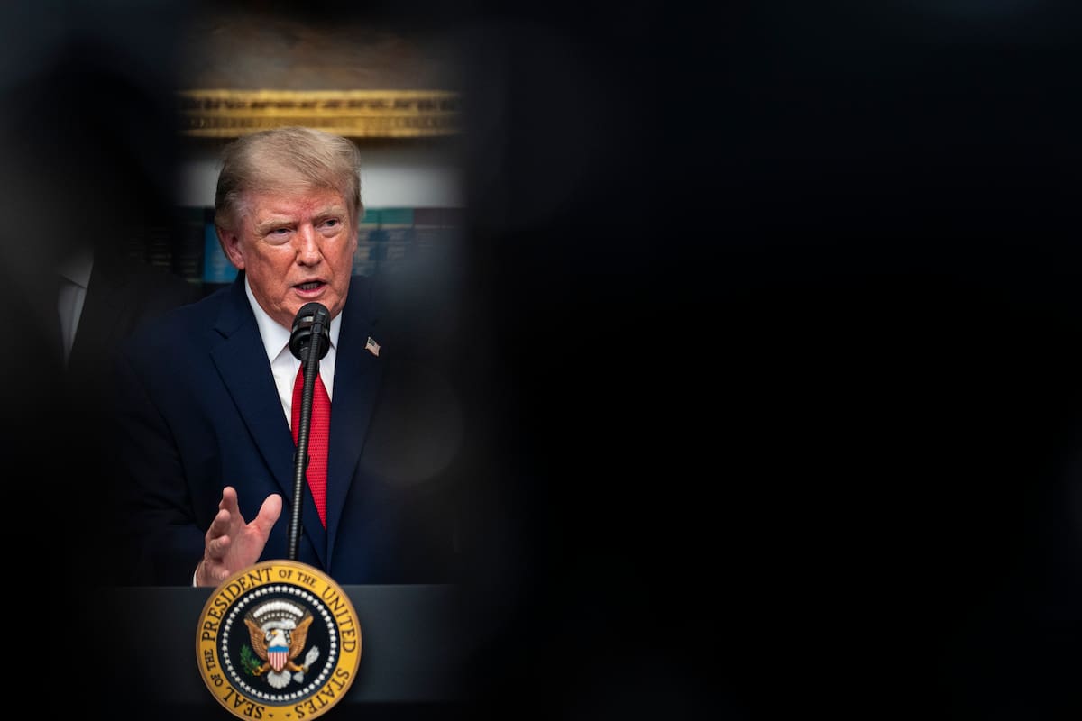 Trump cumple su amenaza y cambia el nombre del lago Ontario a Lago de América