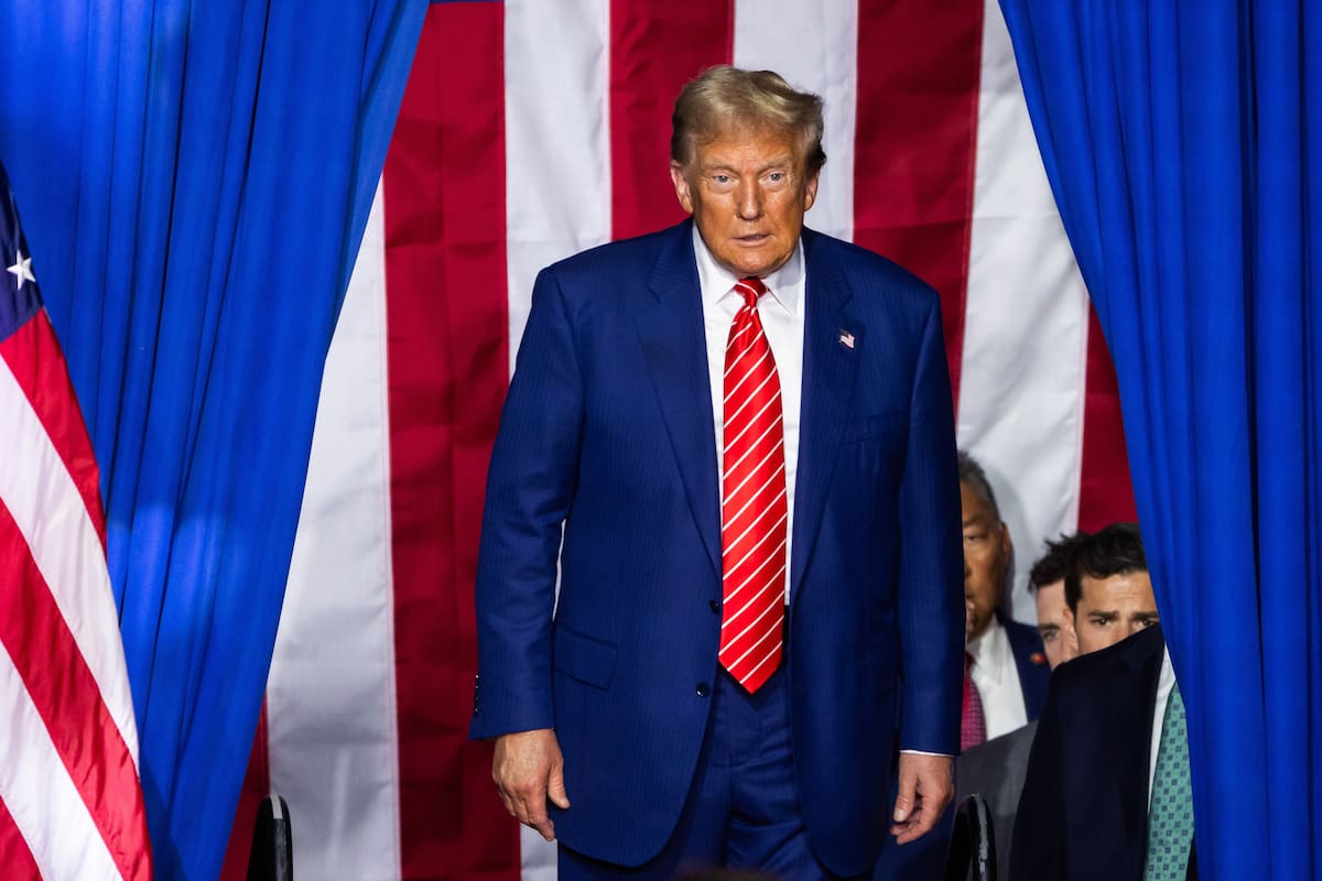 Trump quiere enviar a prisión a quienes quemen la bandera estadounidense