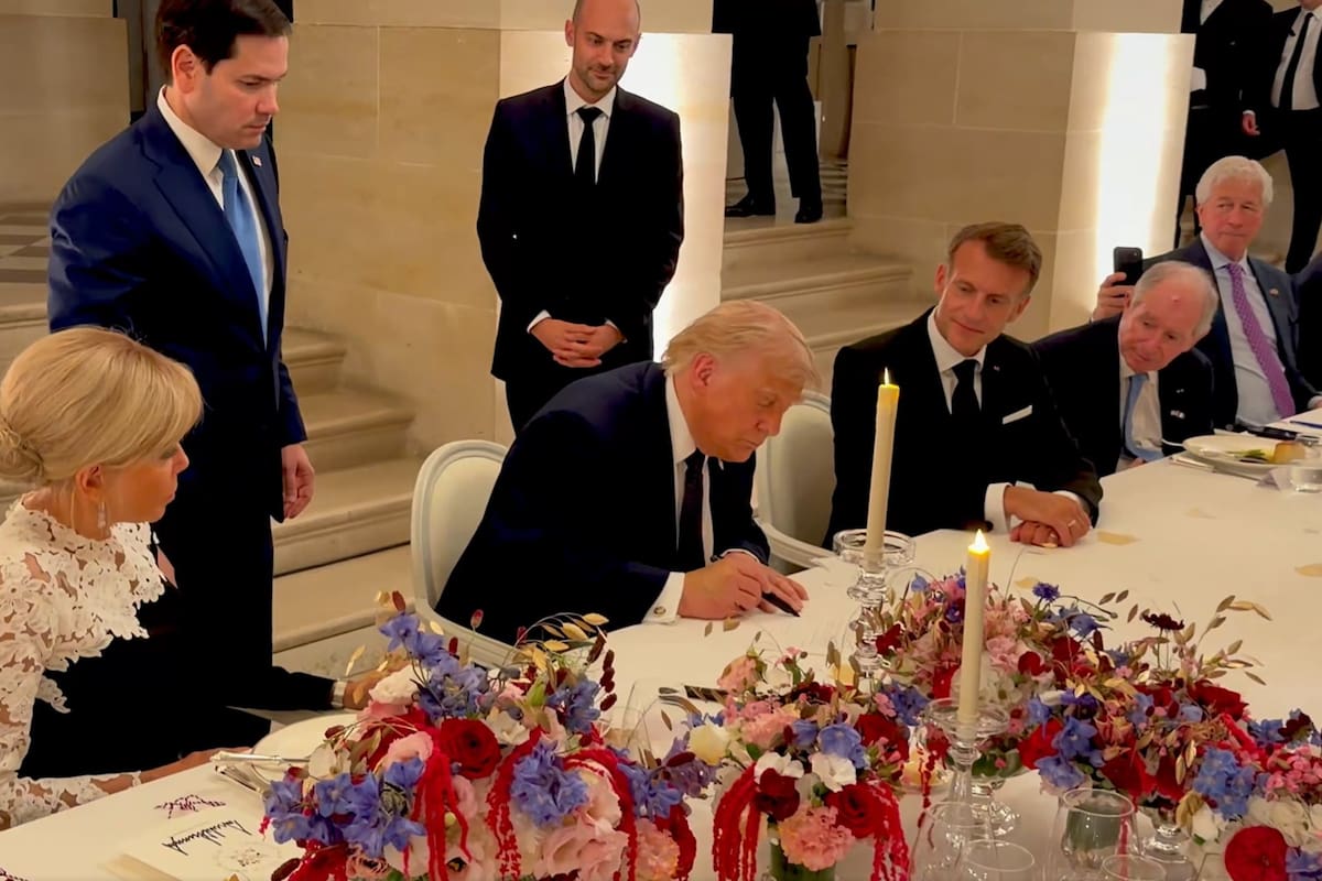 Donald Trump confirma firma de acuerdo con Irán en Versalles