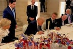 Donald Trump confirma firma de acuerdo con Irán en Versalles