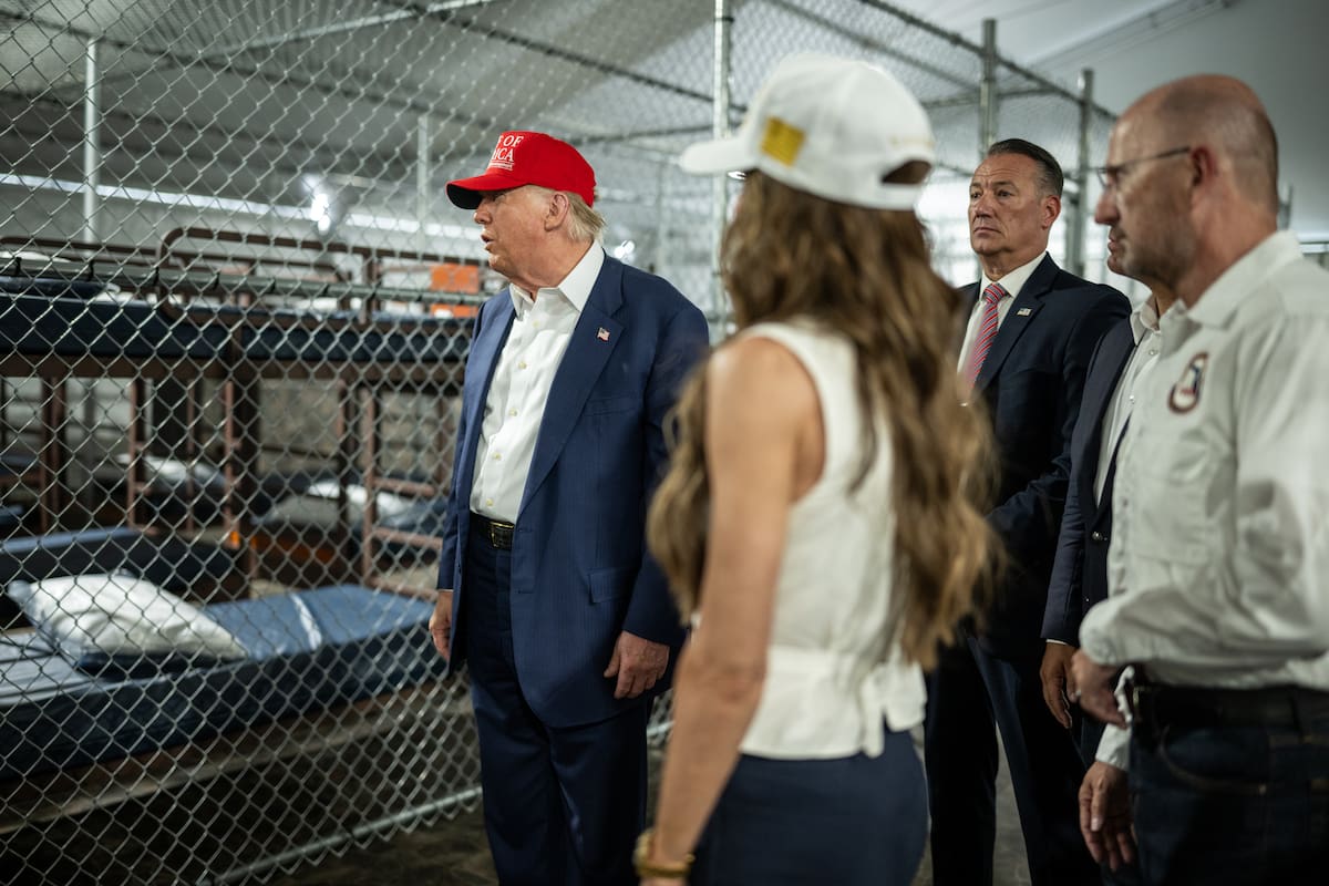 Gobierno de Trump enfrenta demanda por limitar ayuda legal a migrantes en Alligator Alcatraz