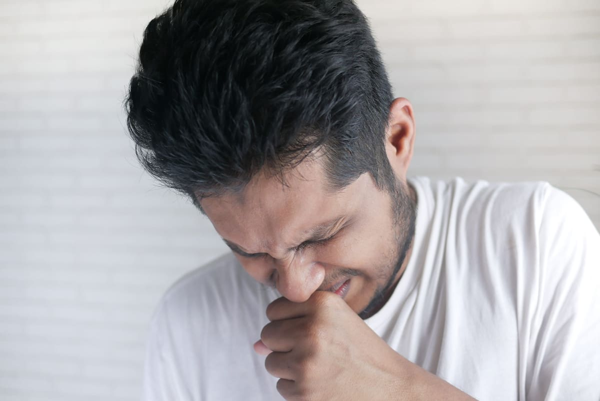 La tos por más de tres semanas es una señal de tuberculosis. //123RF.