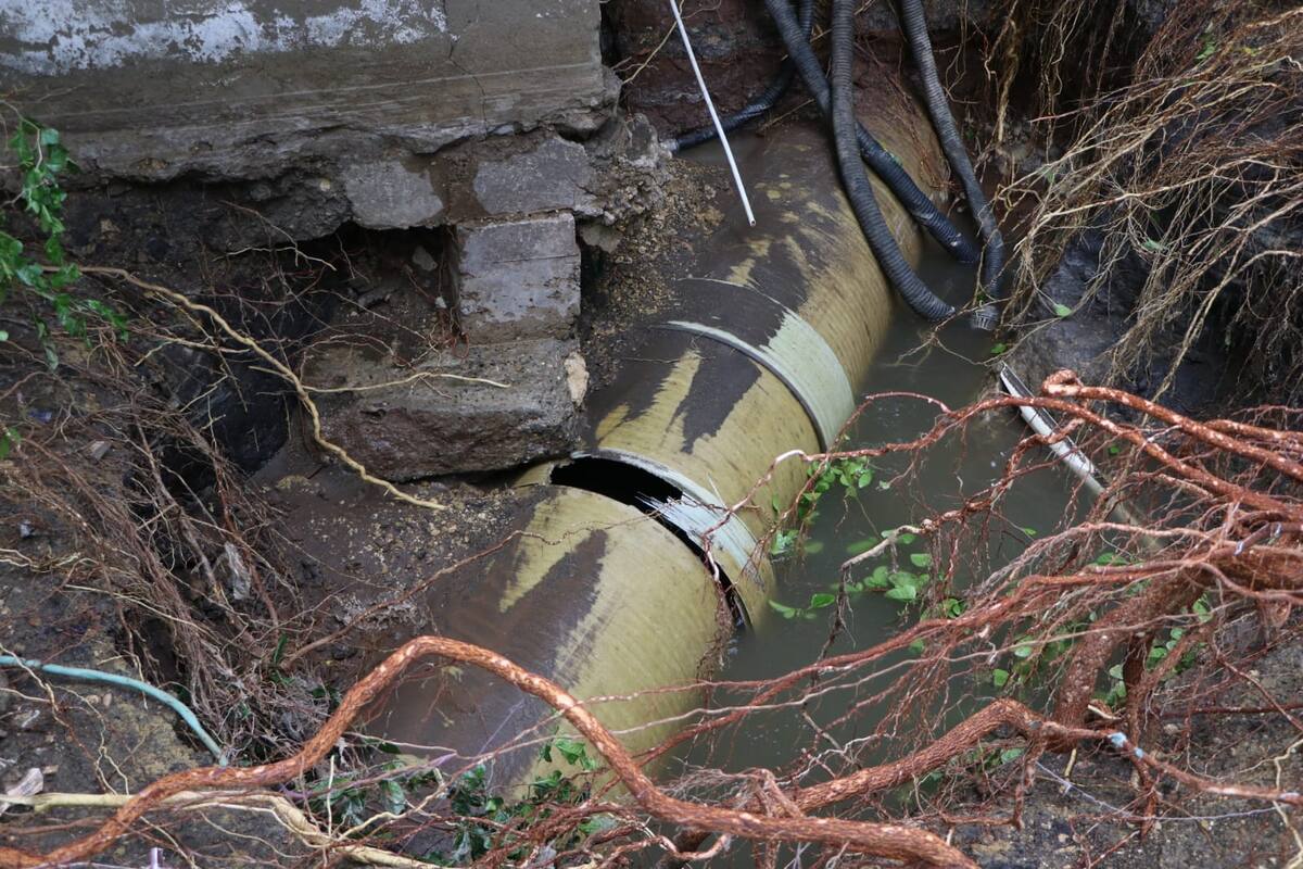 Fuga de agua provocó desalojo y posible demolición de vivienda