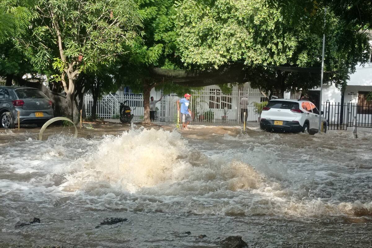 Tubo de acueducto se rompe en El Campestre