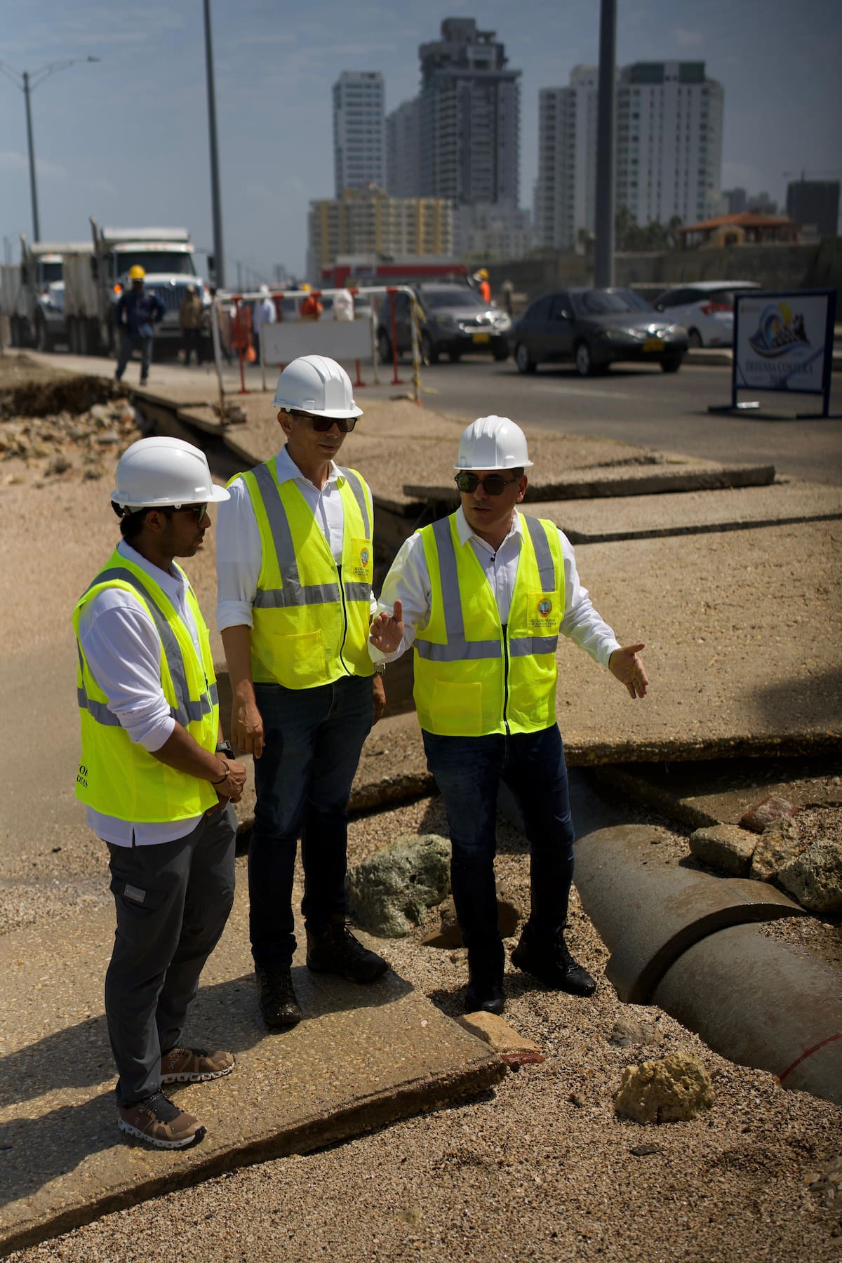 Tubo en la Avenida Santander. // Foto: cortesía - Alcaldía de Cartagena.