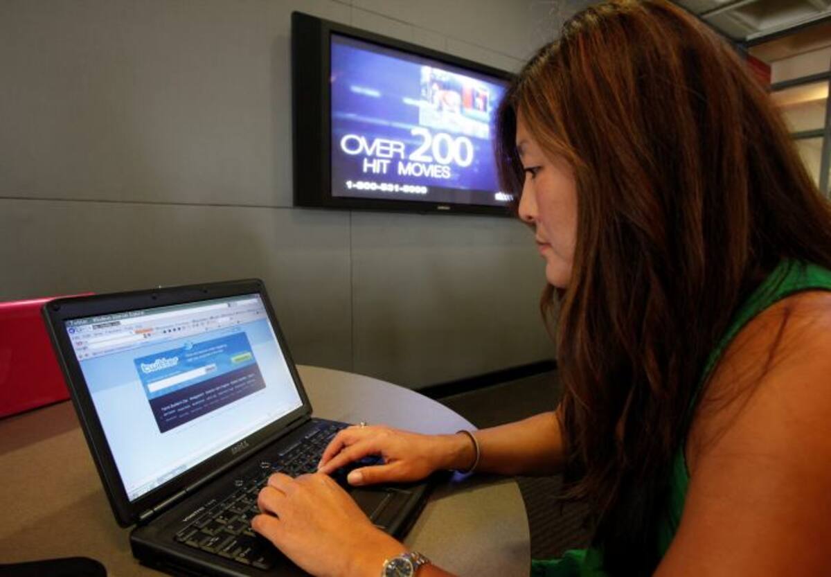 La investigación concierne en particular al o a los internautas que colgaron el tweet "un buen judío es un judío muerto" bajo la clave #unbonjuif, precisaron las fuentes. AP Damian Dovarganes