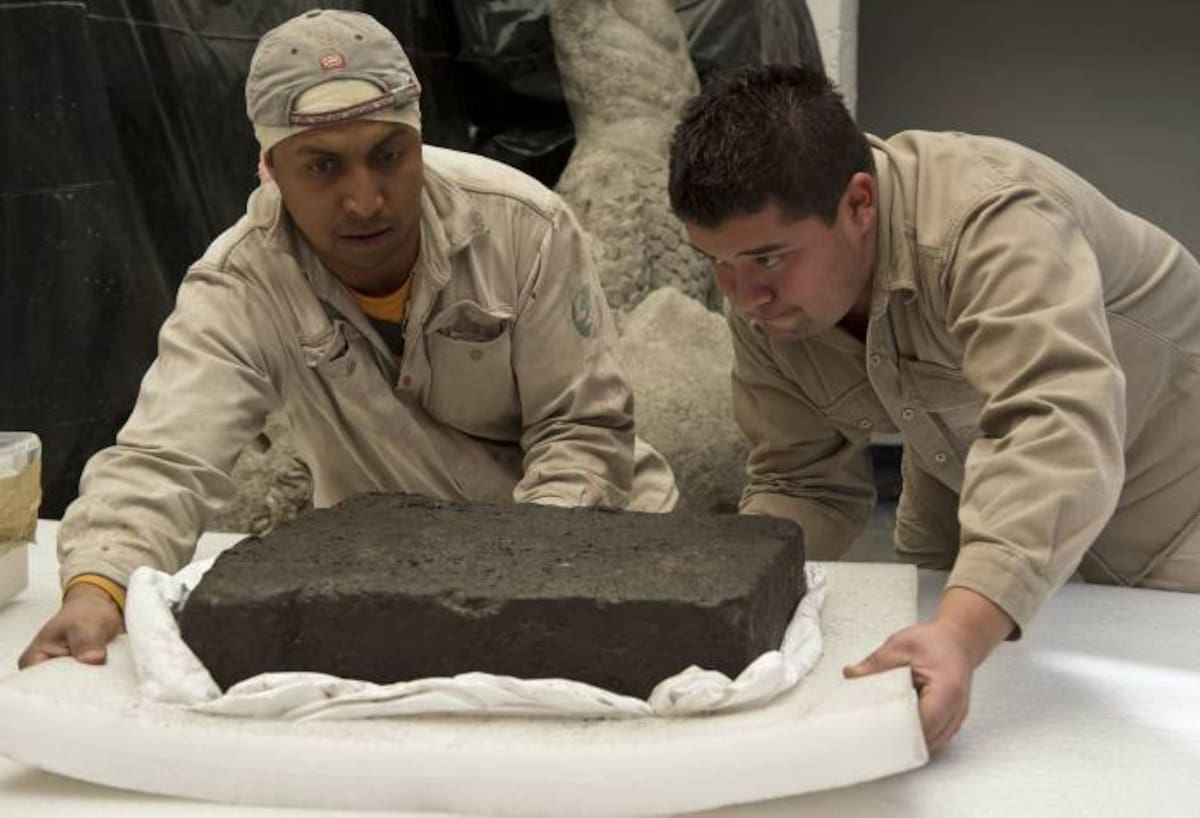 Algunos cráneos se encontraron fragmentados por el peso de los pisos y rellenos de tierra que tenían encima. AFP Ronaldo Schemidt