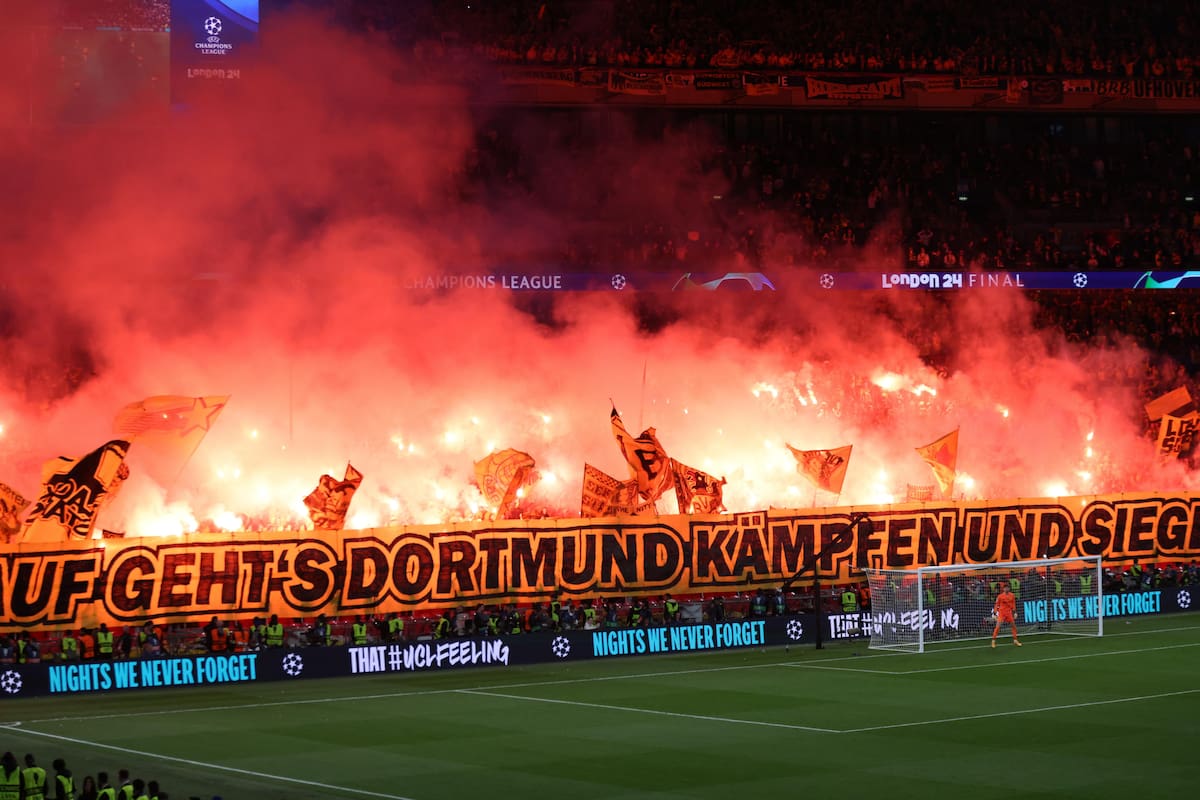 Video: La invasión de hinchas que interrumpió la final de Champions League