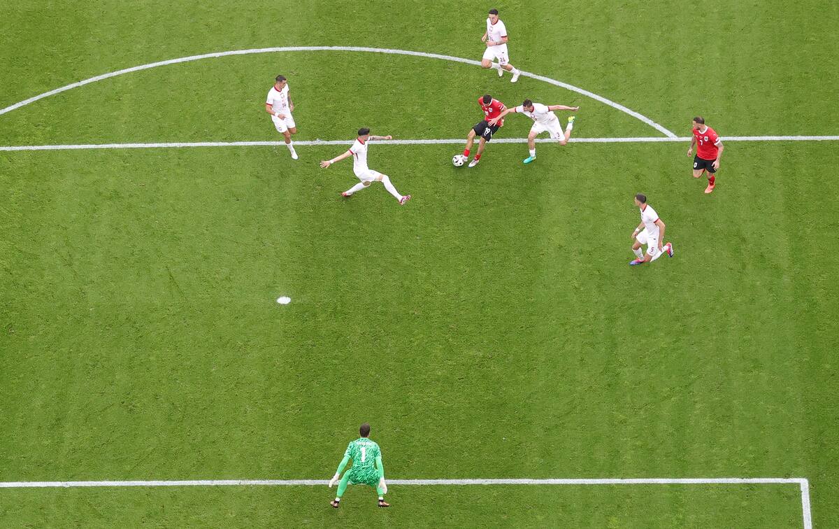 Christoph Baumgartner (C) de Austria marca el segundo gol de su equipo durante el partido de fútbol del grupo D de la UEFA EURO 2024 entre Polonia y Austria, en Berlín, Alemania, el 21 de junio de 2024. //EFE