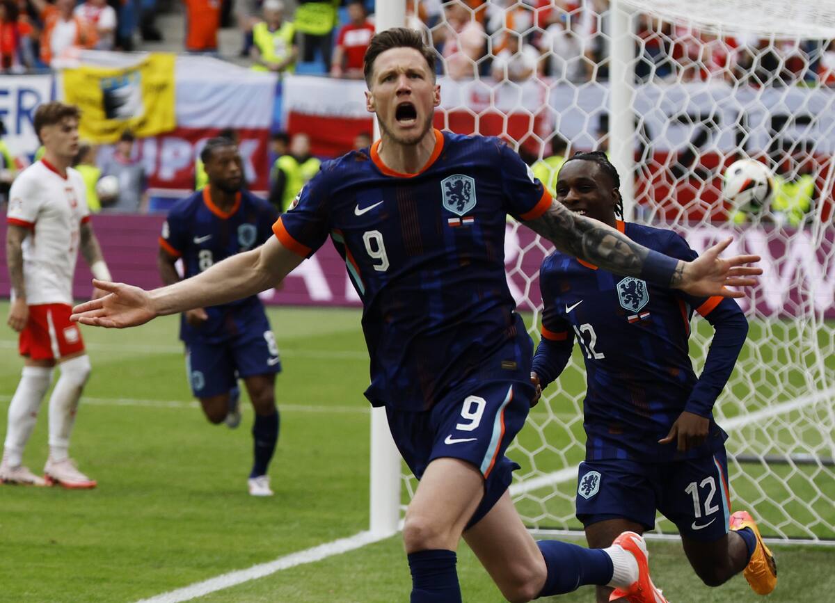 Wout Weghorst de Holanda celebra el gol 1-2 durante el partido del grupo D de la UEFA EURO 2024 entre Polonia y Holanda. //EFE