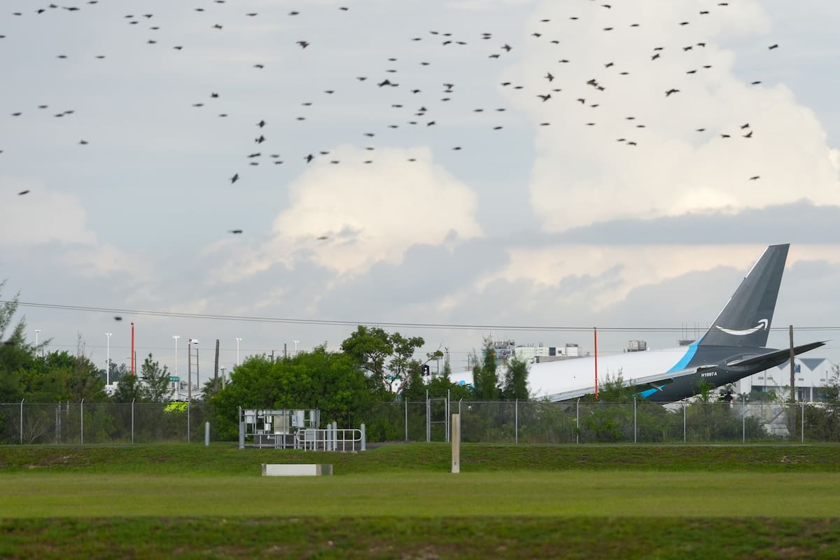 Accidente de avión de Amazon en Miami deja al menos cinco personas fallecidas