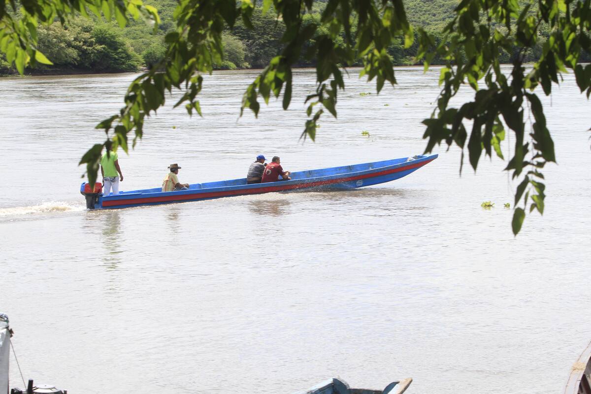 Navegar por ciénaga del municipio es un buen plan turístico.