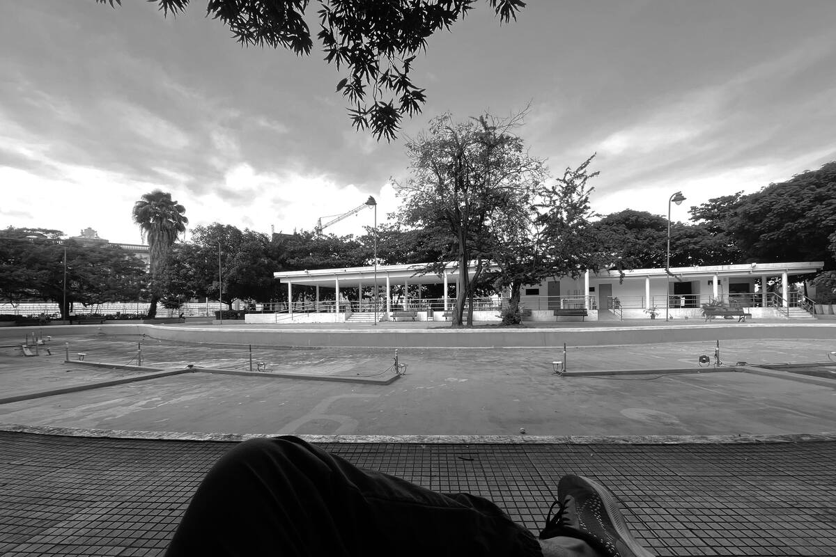 Una mañana solitaria en el Parque Centenario
