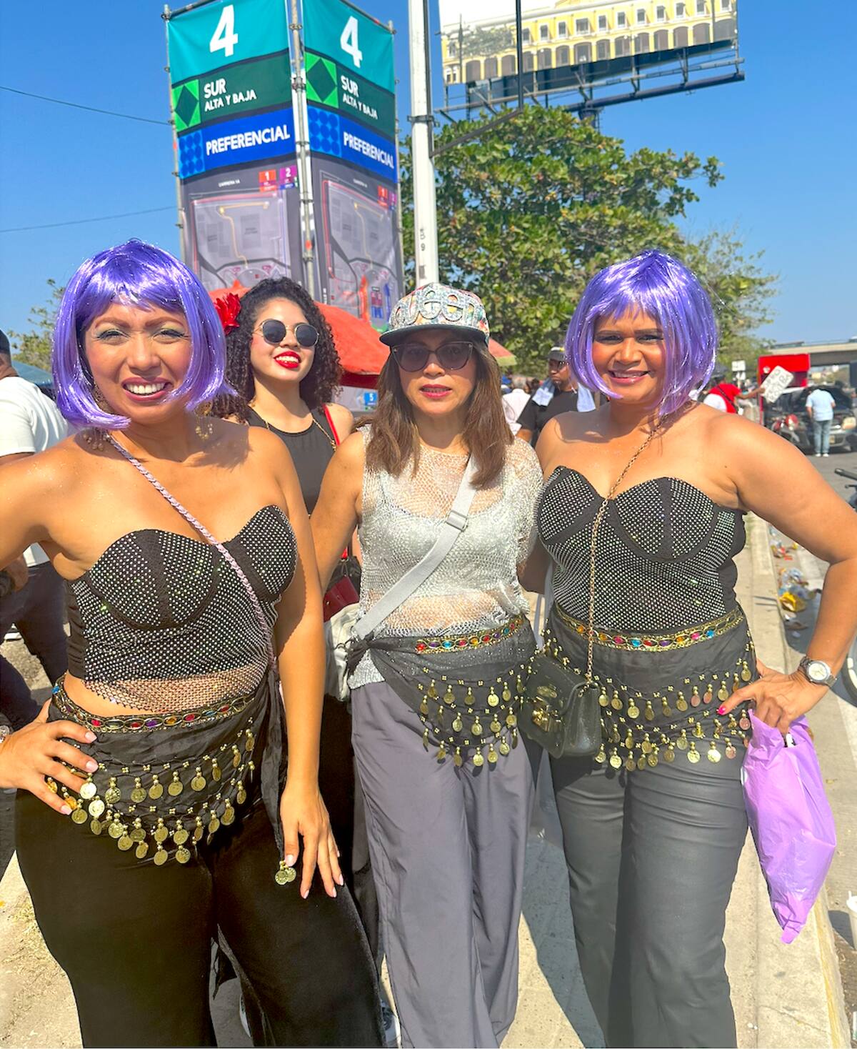 La presencia de Shakira en Barranquilla en dos conciertos en el Estadio Metropolitano Roberto Meléndez, ha convocado la presencia de personas desde Valledupar, Cartagena y otras ciudades de la Costa.//Juan M. Cantillo-El Universal.