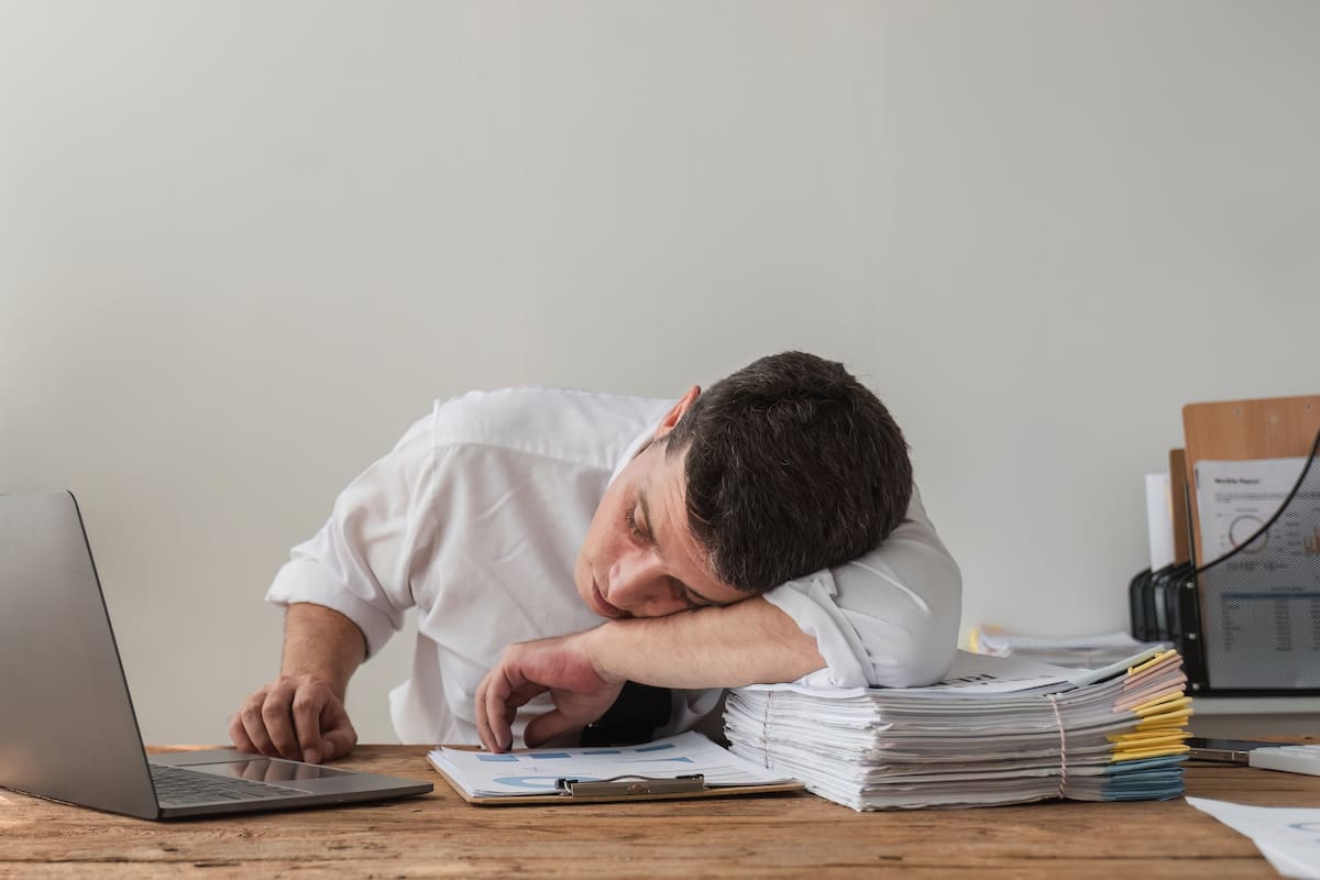 El Burnout, la epidemia silenciosa que afecta a trabajadores y estudiantes