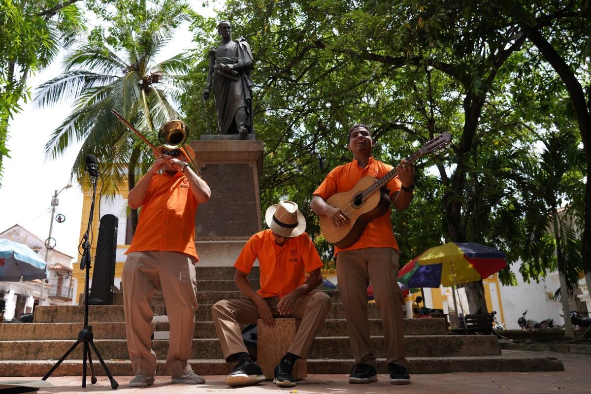 Unibac celebra sus 25 años con arte, música e investigación