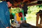 Unidad de Víctimas entrega materiales para rehabilitación de vía en San Jacinto