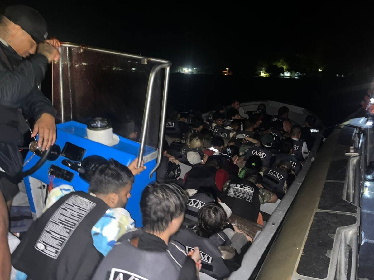 Unidades de Guarda Costa de la Armada Nacional, rescataron a 41 migrantes en aguas del Chocó