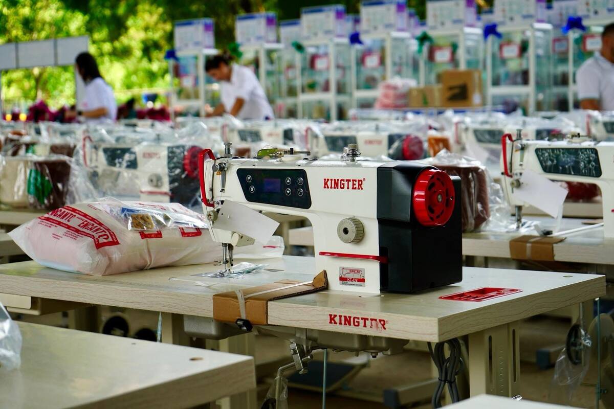 220 mujeres del municipio de San Jacinto, Bolívar, recibieron unidades productivas y capital semilla para potencializar sus negocios. // Foto: Cortesía.