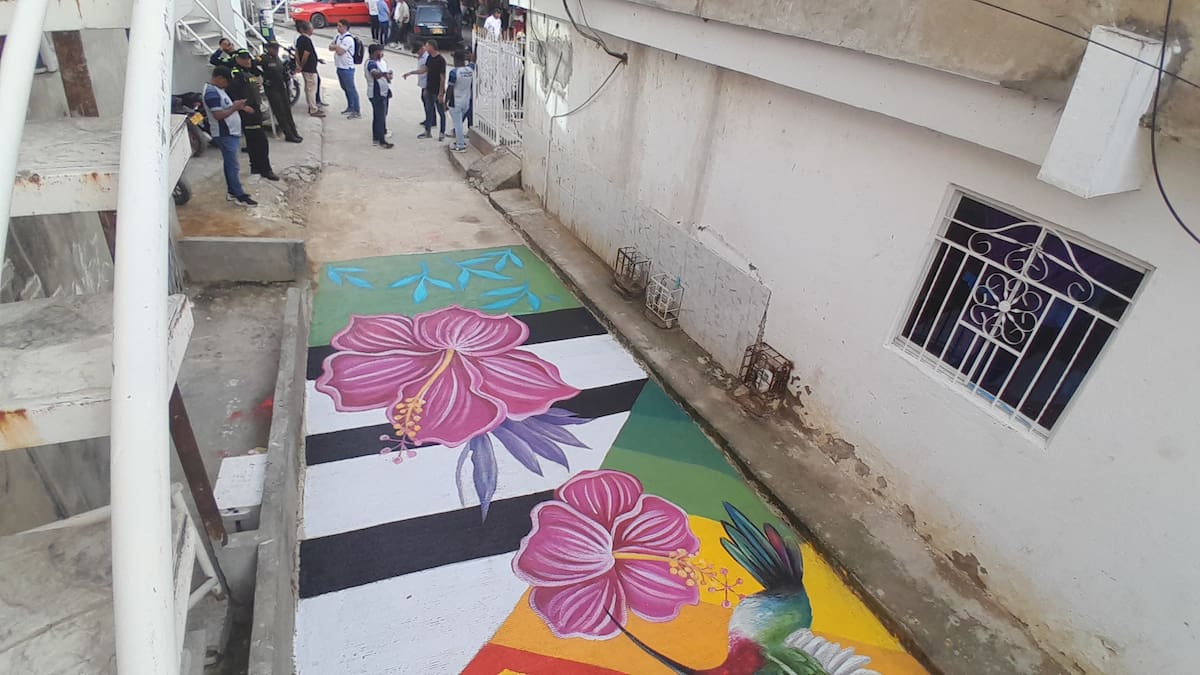 Urbanización Emanuel transforma su barrio con pavimentación comunitaria. // Julio Castaño - EU