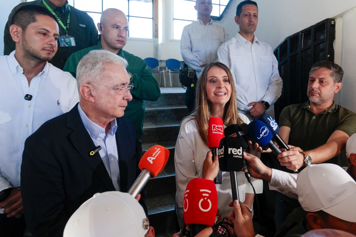 María Fernanda Cabal cuestiona a Paloma Valencia y marca distancia de Álvaro Uribe. // Foto: EFE/ STR.